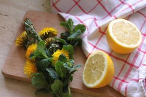 Metode naturale de detoxifiere a ficatului – plante, alimente, stil de viață